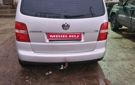 Volkswagen Touran III, 2006 год, 630 000 рублей, 3 фотография