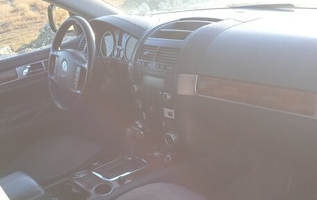 Volkswagen Touareg III, 2004 год, 700 000 рублей, 6 фотография