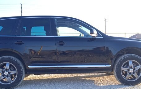 Volkswagen Touareg III, 2004 год, 700 000 рублей, 3 фотография