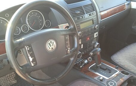 Volkswagen Touareg III, 2004 год, 700 000 рублей, 5 фотография