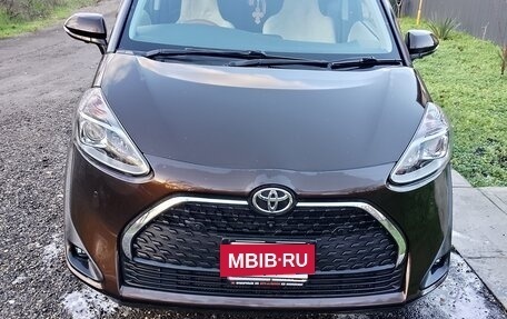 Toyota Sienta II, 2019 год, 1 720 000 рублей, 6 фотография