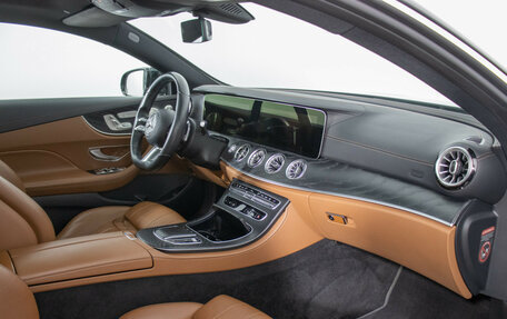 Mercedes-Benz E-Класс, 2020 год, 4 800 000 рублей, 9 фотография