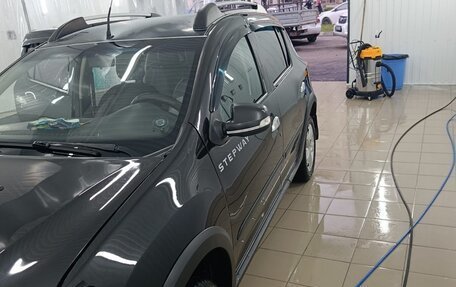 Renault Sandero II рестайлинг, 2015 год, 600 000 рублей, 1 фотография