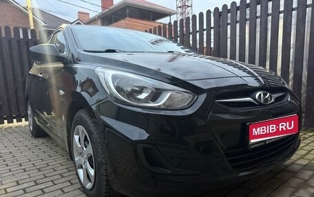 Hyundai Solaris II рестайлинг, 2011 год, 889 000 рублей, 1 фотография