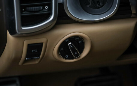 Porsche Cayenne III, 2017 год, 4 380 000 рублей, 26 фотография