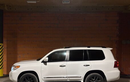 Toyota Land Cruiser 200, 2012 год, 3 150 000 рублей, 2 фотография