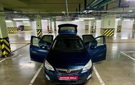 Opel Astra J, 2011 год, 546 000 рублей, 1 фотография