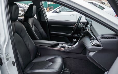 Toyota Camry, 2021 год, 3 780 000 рублей, 8 фотография