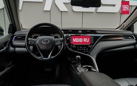 Toyota Camry, 2021 год, 3 780 000 рублей, 6 фотография