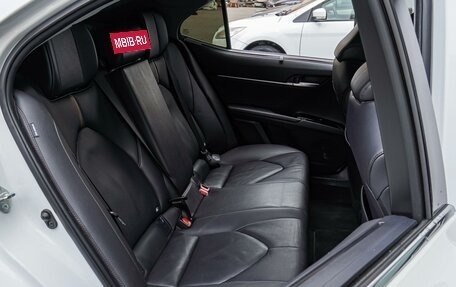 Toyota Camry, 2021 год, 3 780 000 рублей, 7 фотография