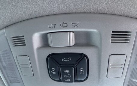 Toyota Vellfire I, 2011 год, 2 297 000 рублей, 17 фотография