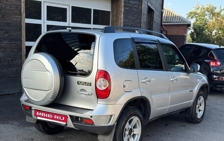 Chevrolet Niva I рестайлинг, 2018 год, 885 000 рублей, 3 фотография