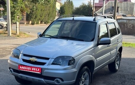 Chevrolet Niva I рестайлинг, 2018 год, 885 000 рублей, 7 фотография