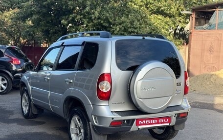 Chevrolet Niva I рестайлинг, 2018 год, 885 000 рублей, 5 фотография