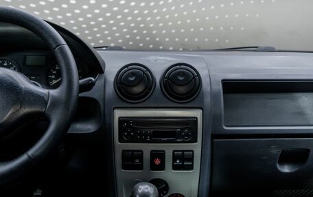 Renault Logan I, 2007 год, 302 000 рублей, 17 фотография