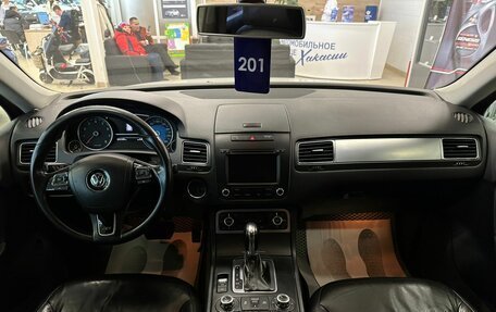 Volkswagen Touareg III, 2013 год, 2 279 000 рублей, 16 фотография