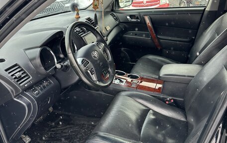 Toyota Highlander III, 2012 год, 2 640 000 рублей, 26 фотография