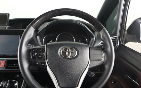 Toyota Esquire I, 2015 год, 2 119 000 рублей, 17 фотография