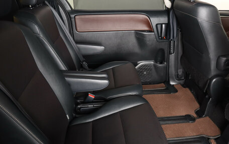 Toyota Esquire I, 2015 год, 2 119 000 рублей, 11 фотография