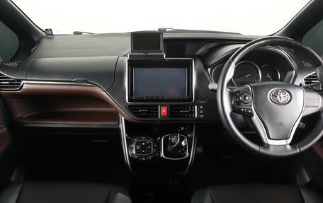 Toyota Esquire I, 2015 год, 2 119 000 рублей, 15 фотография