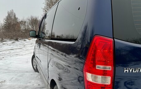 Hyundai H-1 II рестайлинг, 2011 год, 1 700 000 рублей, 7 фотография