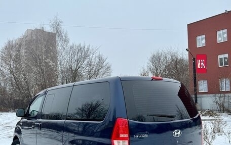 Hyundai H-1 II рестайлинг, 2011 год, 1 700 000 рублей, 4 фотография