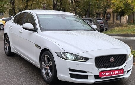 Jaguar XE I рестайлинг, 2015 год, 1 255 000 рублей, 8 фотография