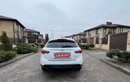 Infiniti QX70, 2014 год, 2 520 000 рублей, 6 фотография