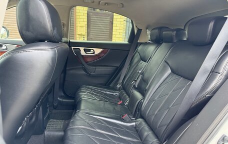 Infiniti QX70, 2014 год, 2 520 000 рублей, 9 фотография