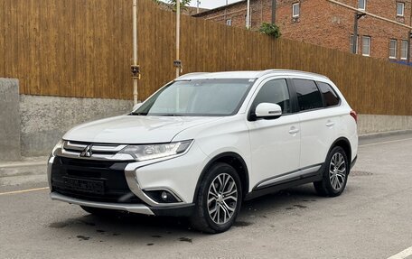 Mitsubishi Outlander III рестайлинг 3, 2018 год, 1 914 000 рублей, 1 фотография
