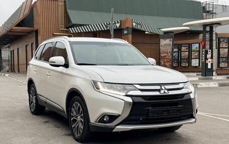 Mitsubishi Outlander III рестайлинг 3, 2018 год, 1 914 000 рублей, 3 фотография