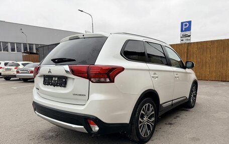 Mitsubishi Outlander III рестайлинг 3, 2018 год, 1 914 000 рублей, 6 фотография
