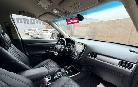 Mitsubishi Outlander III рестайлинг 3, 2018 год, 1 914 000 рублей, 11 фотография