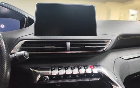 Peugeot 3008 II, 2019 год, 2 633 000 рублей, 15 фотография