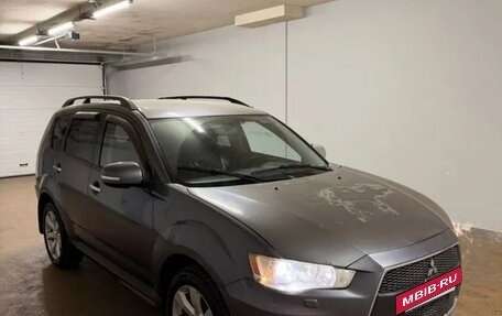 Mitsubishi Outlander III рестайлинг 3, 2011 год, 699 000 рублей, 3 фотография