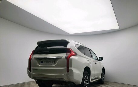 Mitsubishi Pajero Sport III рестайлинг, 2017 год, 2 200 000 рублей, 5 фотография