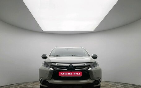 Mitsubishi Pajero Sport III рестайлинг, 2017 год, 2 200 000 рублей, 2 фотография