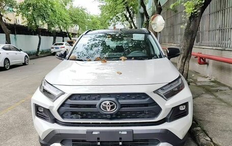 Toyota RAV4, 2025 год, 4 400 000 рублей, 1 фотография