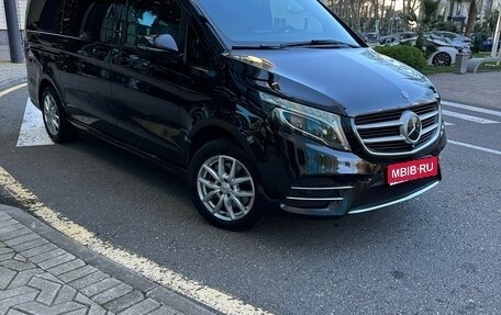 Mercedes-Benz V-Класс, 2018 год, 4 699 000 рублей, 1 фотография