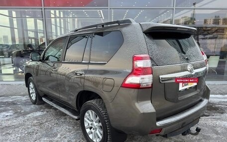 Toyota Land Cruiser Prado 150 рестайлинг 2, 2015 год, 3 565 000 рублей, 8 фотография