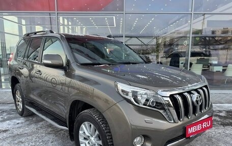 Toyota Land Cruiser Prado 150 рестайлинг 2, 2015 год, 3 565 000 рублей, 3 фотография