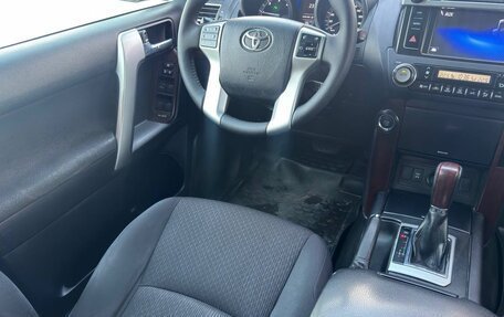 Toyota Land Cruiser Prado 150 рестайлинг 2, 2015 год, 3 565 000 рублей, 14 фотография