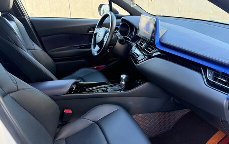 Toyota C-HR I рестайлинг, 2020 год, 2 849 000 рублей, 2 фотография