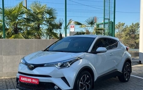 Toyota C-HR I рестайлинг, 2020 год, 2 849 000 рублей, 14 фотография