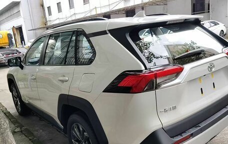 Toyota RAV4, 2025 год, 4 400 000 рублей, 3 фотография