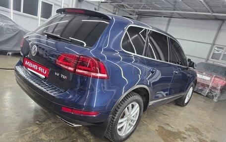 Volkswagen Touareg III, 2011 год, 1 825 000 рублей, 4 фотография