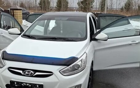 Hyundai Solaris II рестайлинг, 2013 год, 750 000 рублей, 4 фотография