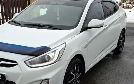 Hyundai Solaris II рестайлинг, 2013 год, 750 000 рублей, 3 фотография