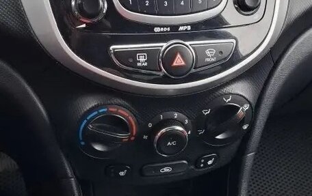 Hyundai Solaris II рестайлинг, 2013 год, 750 000 рублей, 14 фотография