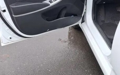 Hyundai Solaris II рестайлинг, 2013 год, 750 000 рублей, 11 фотография